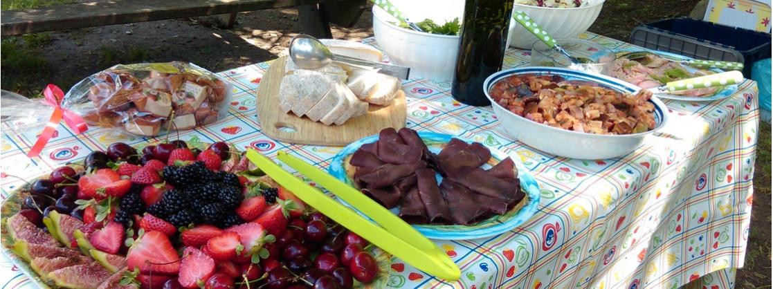 Lunchtime picnic of local produce